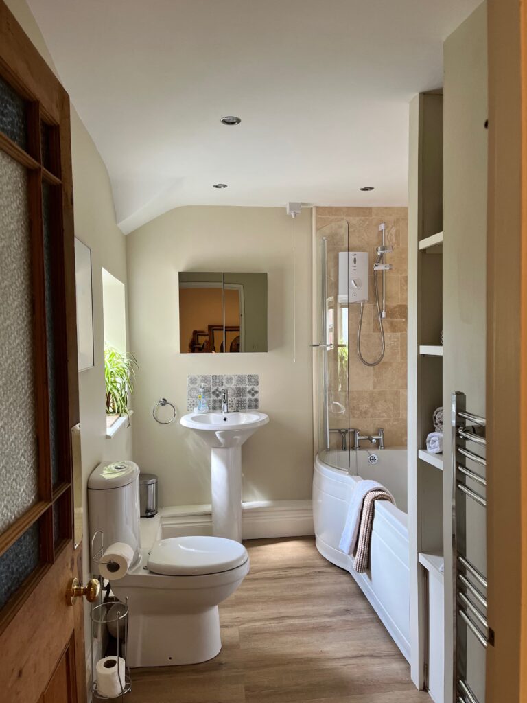 Bell Cottage - Bathroom